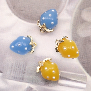 いちごチャーム パール付き ストロベリー イチゴ 苺 樹脂チャーム 約8×11mm（4ヶ）