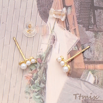 デザインピアス ABSパール 三連 ゴールドカラー 銅製 スタッドピアス 約4×6mm（2ヶ）