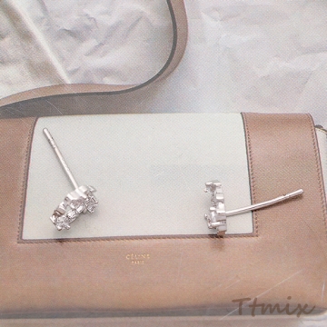 デザインピアス フラワー リース風 ストーン付き シルバーカラー 銅製 スタッドピアス 約6×7mm（2ヶ）