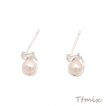 デザインピアス ABSパール 二連フレーム 揺れるピアス シルバーカラー 銅製 スタッドピアス 約6×8mm（2ヶ）