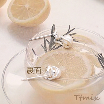 デザインピアス ABSパール 二連フレーム 揺れるピアス シルバーカラー 銅製 スタッドピアス 約6×8mm（2ヶ）