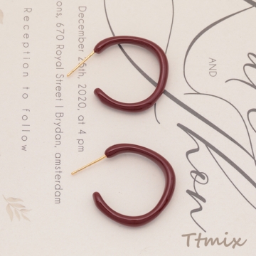 デザインピアス ブラウン C字 ファッションピアス メタルピアス 約24×31mm（1ペア）