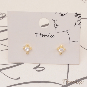 デザインピアス クロス 十字架 ハートのストーン付き スタッドピアス メタルピアス 約5×6mm（1ペア）