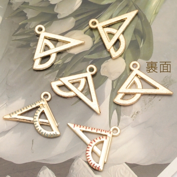 定規チャーム 三角定規 分度器 文房具 ミニチュア エポチャーム メタルチャーム 約20×22mm（4ヶ）
