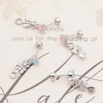 バーベルピアス ストーン＆揺れるチャーム ステンレス製 メッキ加工 デザインピアス 約5×5mm6×13mm（ 1ペア）