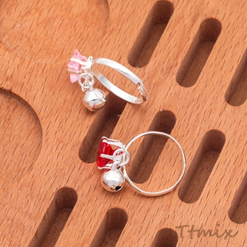 キッズ用リング ランダム 鈴モチーフ 子ども用 おもちゃの指輪 オープンリング 外径約16mm内径約14mm（1ケース）