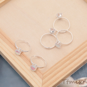 キッズ用リング ランダム クリスタル風 子ども用 おもちゃの指輪 オープンリング 外径約16mm内径約15mm（1ケース）