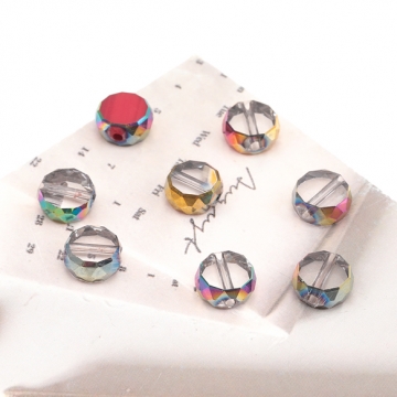 ガラスビーズ コイン型 レガラスビーズ コイン型 レッド/クリア オーロラメッキの縁 多面カット 研磨加工 フラットビーズ 約10mm（4ヶ）