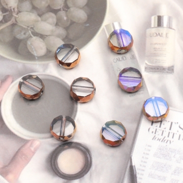 ガラスビーズ コイン型 クリア アンティークブロンズメッキの縁 多面カット 研磨加工 フラットビーズ 約10mm（4ヶ）