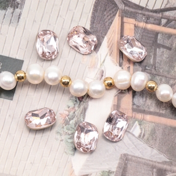 ガラスストーン ピンク 長方形 キラキラ 穴なし 立体 Vカット ビジュー 貼り付け ガラスパーツ 約8×10mm（2ヶ）