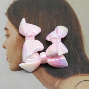 アクリルビーズ リボンモチーフ 裏面横穴 ピンク オーロラカラー 光沢感 ヘアゴム用ビーズ 約16×40mm（6ヶ）