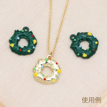 クリスマスチャーム リース 半面 メタルチャーム 約14×16mm（2ヶ）