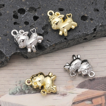 ひつじチャーム 羊モチーフ メルヘン 動物チャーム 立体 メタルチャーム 約13×17mm（4ヶ）