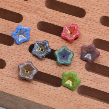 チェコ調ガラスビーズ 立体 ミニフラワー 花形 スズラン チェコガラス風 カラーランダム 約7×10mm（15ヶ）