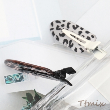 ヘアクリップ レオパード柄 ヒョウ柄 髪飾り ヘアアクセサリー 約18×62mm（2ヶ）